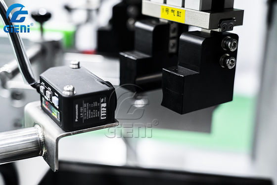 90pcs/M Lipstick Labeling Machine